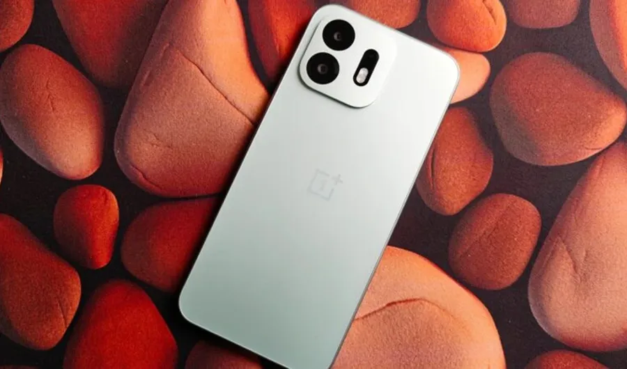 OnePlus N6 smartphone displayed with Geekbench benchmark results confirming the MediaTek Dimensity 6300 chipset.